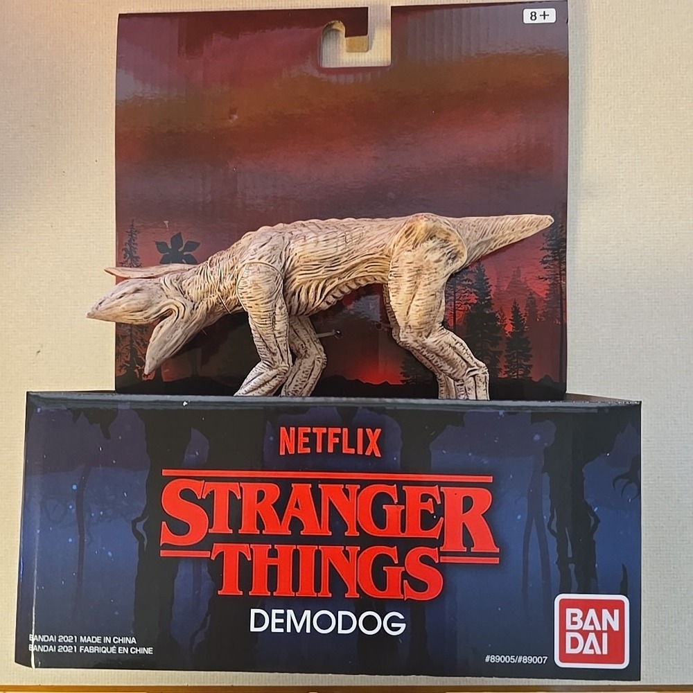 Stranger Things Demo-Dog Dart 7 inch Vinyl Monster Bandai‎